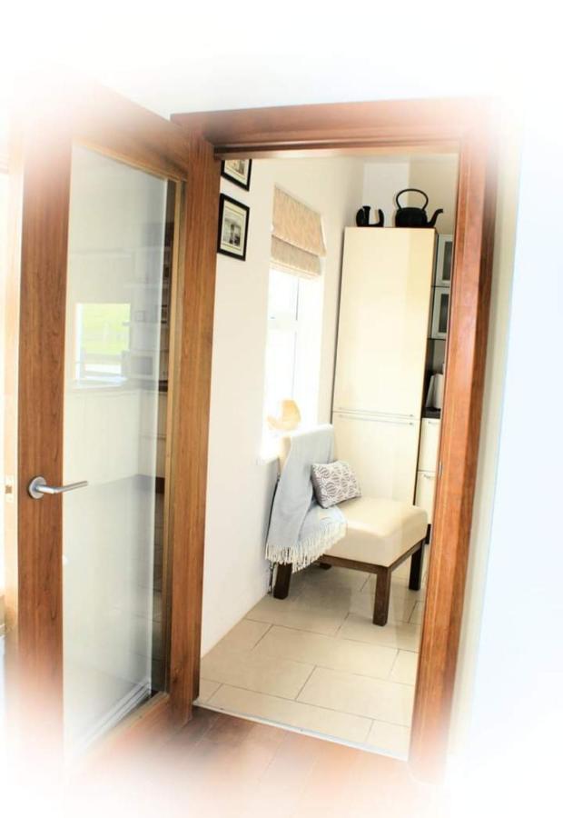 Cozy&Remote Cottage -newly renovated Ross Port Esterno foto
